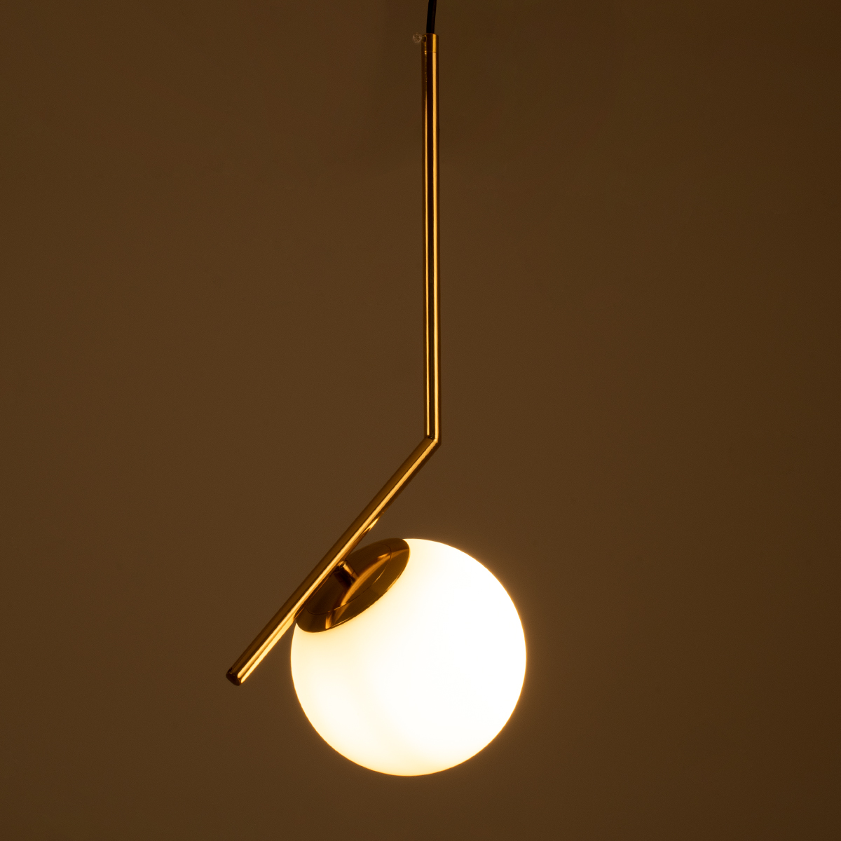 GLOBOSTAR® MONROE 00958 Μοντέρνο Κρεμαστό Φωτιστικό Οροφής με Ντουί 1 x E27 AC 220-240V IP20 - Χρυσό & Λευκό - Μ15 x Π15 x Υ49cm - Image 2