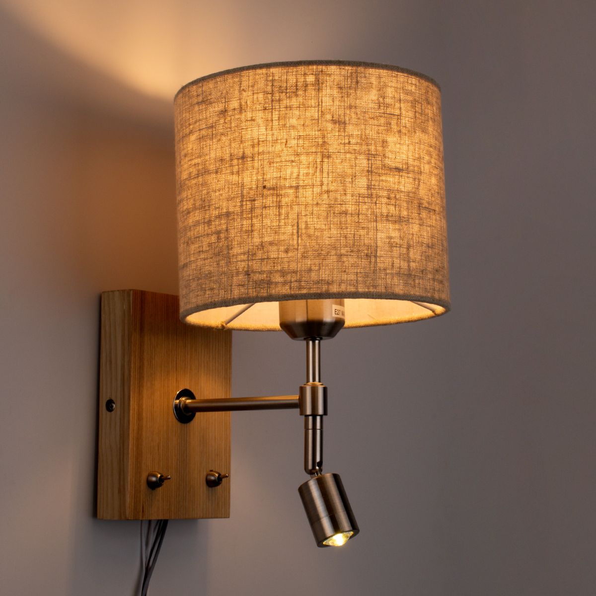 GLOBOSTAR® ELEGANT 01496 Μοντέρνο Φωτιστικό Τοίχου - Απλίκα Ξενοδοχείου Reading Light με Ντουί 1 x E27 LED 3W 360lm 36° AC 220-240V IP20 Θερμό Λευκό 2700K - Bridgelux COB Chip - Μπρούτζινο & Μπεζ - Μ18 x Π24 x Υ29cm - 2 Χρόνια Εγγύηση - Image 2